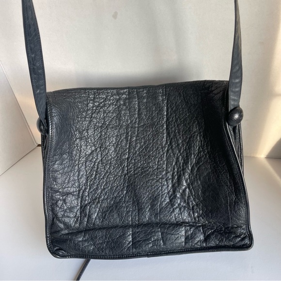 Vintage Carlos Falchi Crossbody Black Leather Bag
Made In The USA - Picture 17 of 17